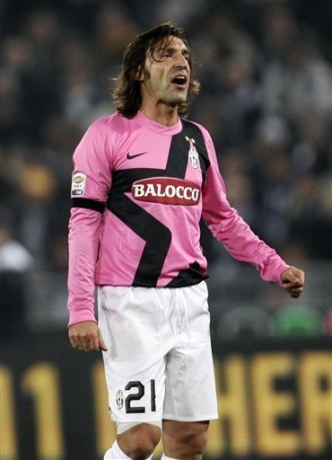 记者：世界杯抽签仪式开始前，大力神杯已经抵达华盛顿（记者：大力神杯已在世界杯抽签仪式前抵达华盛顿）