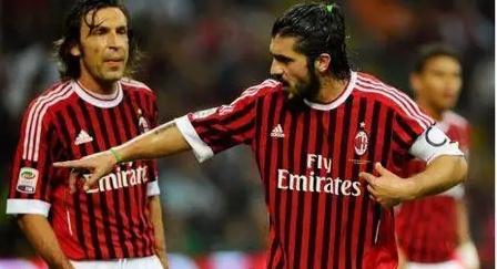 孔帕尼：给迪亚斯放了假和家人聚聚；明天赢球就接近锁定前八