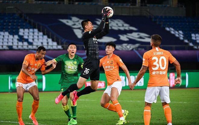 欧冠周最佳球员评选：奥斯梅恩、福登、梅里诺、福布斯（欧冠周最佳候选名单：奥斯梅恩、福登、梅里诺、福布斯）