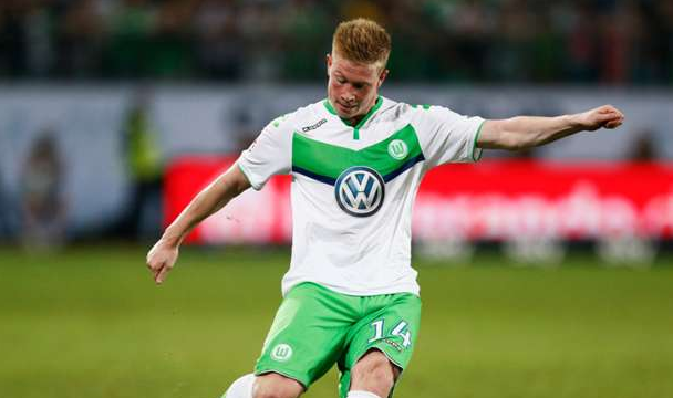 山东泰山今天下午在基地举行球迷开放日，一百多名球迷到场