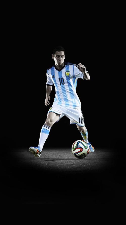 马德兴：中国足球受冷遇因成绩没突破，地方超火爆是大众怒其不争（马德兴：中国足球因成绩停滞遭冷落，地方热度背后是公众对其不争气的怒火）