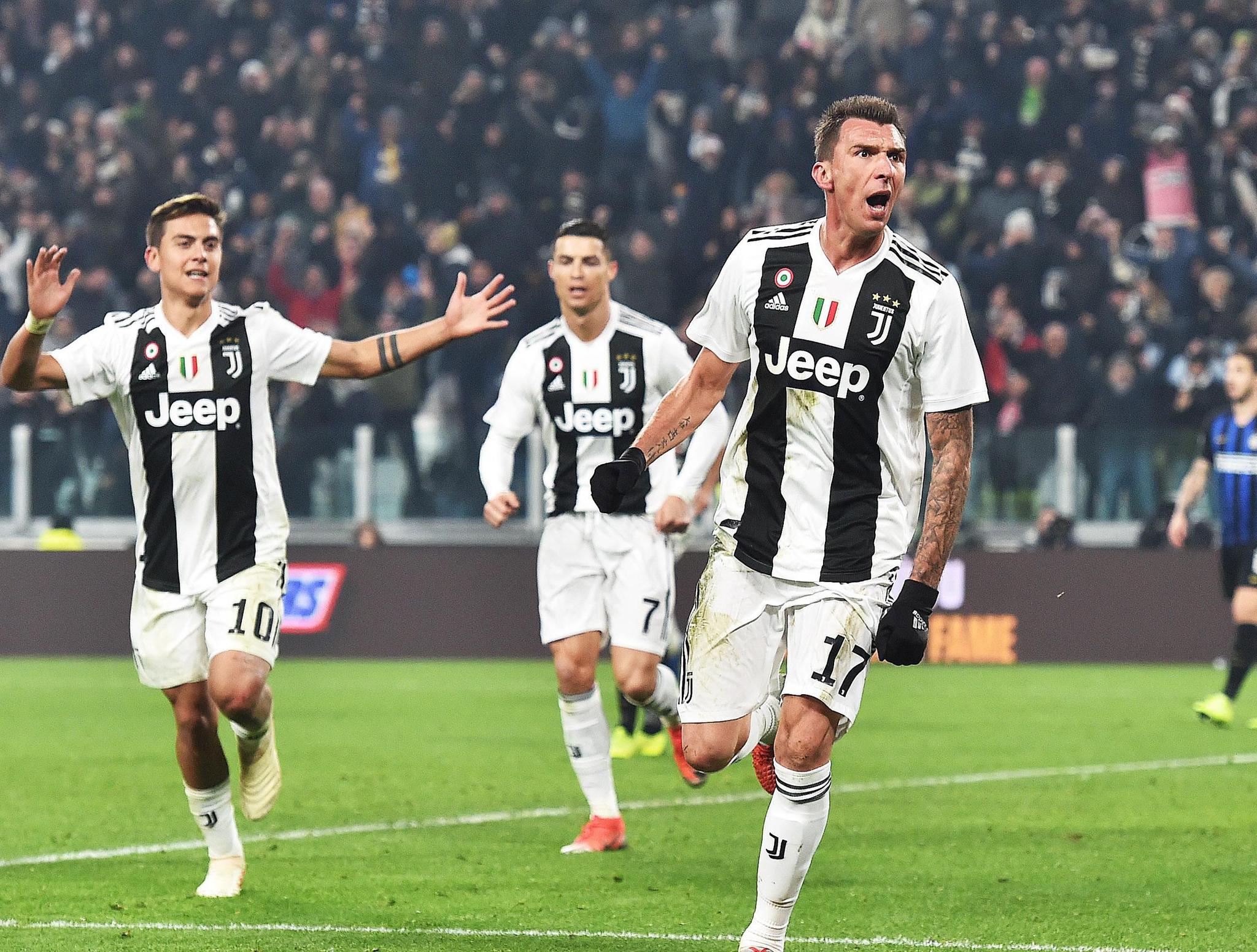 咔咔一顿扣！克里斯17中11&罚球9中6砍下28分8板4助2断