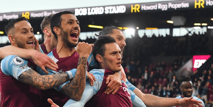 皇家马德里0-3大胜背后的隐忧：阿尔瓦罗·贝尼托的深度质疑（0-3完胜难掩隐患：阿尔瓦罗·贝尼托对皇马的深度质疑）