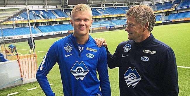 希勒：不认为维拉会加入冠军争夺，他们现实的目标是英超前四（希勒：维拉不在争冠行列，现实目标是英超前四）