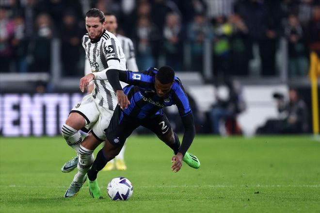 波媒：什琴斯尼在加盟巴萨前考虑参加波兰第七级别联赛