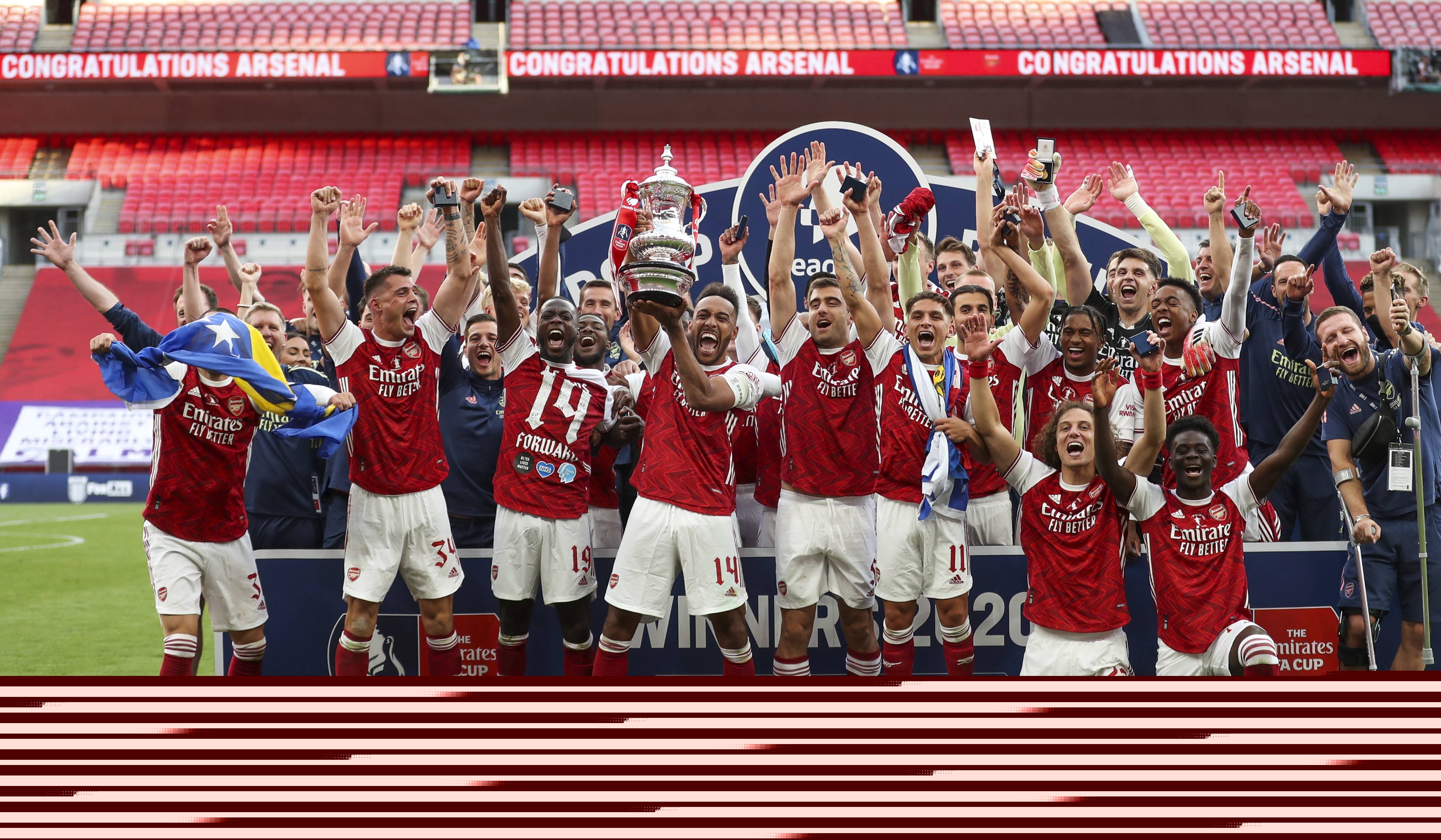 拜仁积极追求梅努，欲将其打造成欧冠核心，但曼联与意甲球队争夺，形势激烈。