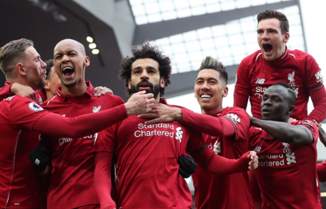 巴萨发布本赛季第四球衣：致敬20年前在伯纳乌3-0击败皇马（巴萨官宣本赛季第四套球衣，向20年前伯纳乌3比0击败皇马致敬）